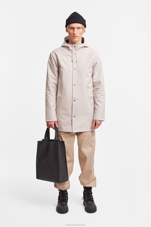clothing_arholma_raincoat_light_sand_stutterheim_men_0v8x127.jpg Clothing Arholma Raincoat Light Sand Stutterheim Men 0V8X127 - Image 1