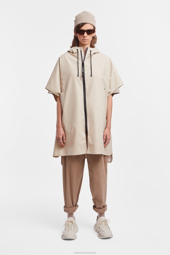 clothing_lomma_lightweight_zip_poncho_oyster_stutterheim_women_0v8x83.jpg Clothing Lomma Lightweight Zip Poncho Oyster Stutterheim Women 0V8X83 - Image 1