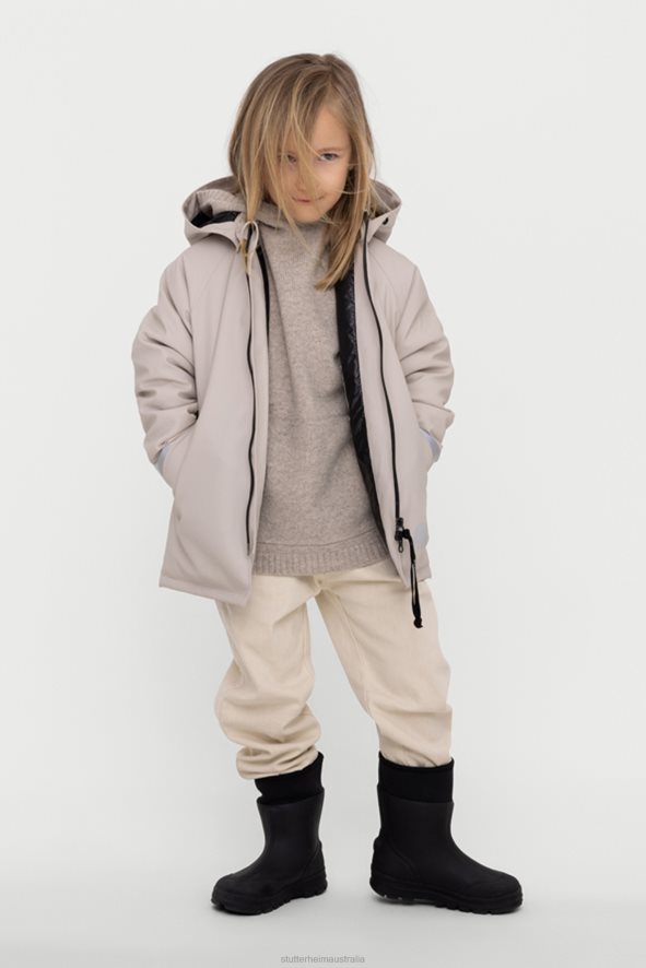 clothing_mini_winter_kids_raincoat_light_sand_stutterheim_kids_0v8x427.jpg Clothing Mini Winter Kids Raincoat Light Sand Stutterheim Kids 0V8X427 - Image 1