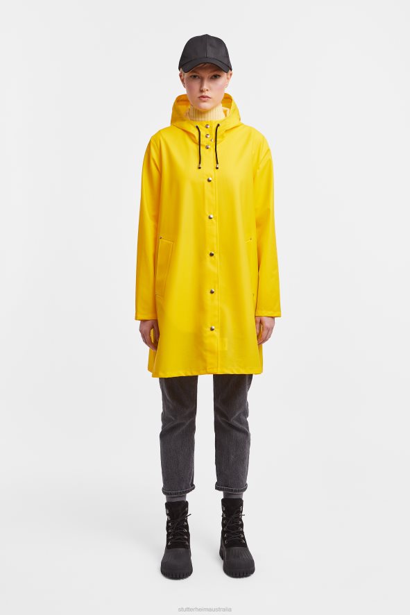 clothing_mosebacke_lightweight_raincoat_yellow_stutterheim_women_0v8x27.jpg Clothing Mosebacke Lightweight Raincoat Yellow Stutterheim Women 0V8X27 - Image 1