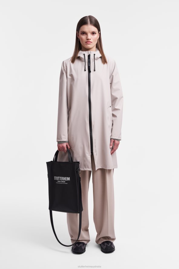 clothing_mosebacke_lightweight_zip_raincoat_light_sand_stutterheim_women_0v8x5.jpg Clothing Mosebacke Lightweight Zip Raincoat Light Sand Stutterheim Women 0V8X5 - Image 1