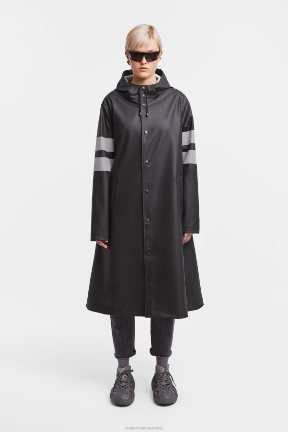 clothing_norrbro_bike_raincoat_black_stutterheim_women_0v8x17.jpg Clothing Norrbro Bike Raincoat Black Stutterheim Women 0V8X17 - Image 1