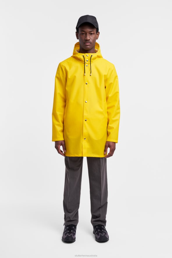 clothing_stockholm_lightweight_raincoat_yellow_stutterheim_men_0v8x114.jpg Clothing Stockholm Lightweight Raincoat Yellow Stutterheim Men 0V8X114 - Image 1