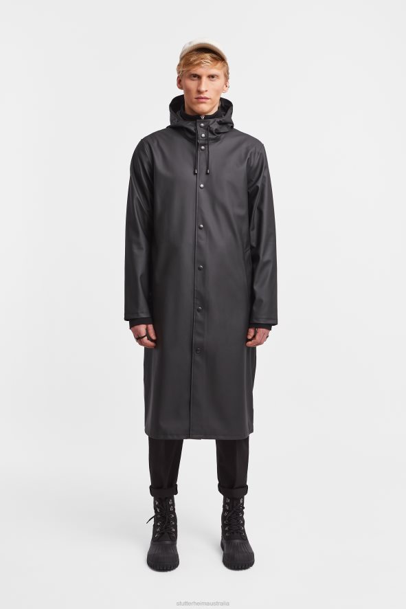 clothing_stockholm_long_print_raincoat_black_stutterheim_men_0v8x103.jpg Clothing Stockholm Long Print Raincoat Black Stutterheim Men 0V8X103 - Image 1