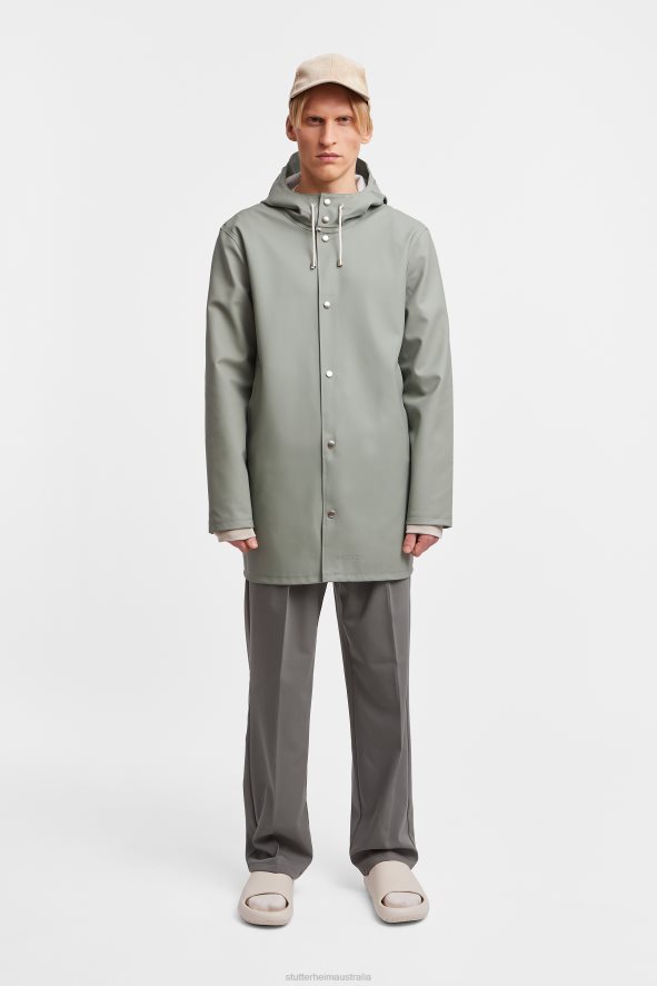 clothing_stockholm_raincoat_khaki_green_stutterheim_men_0v8x230.jpg Clothing Stockholm Raincoat Khaki Green Stutterheim Men 0V8X230 - Image 1