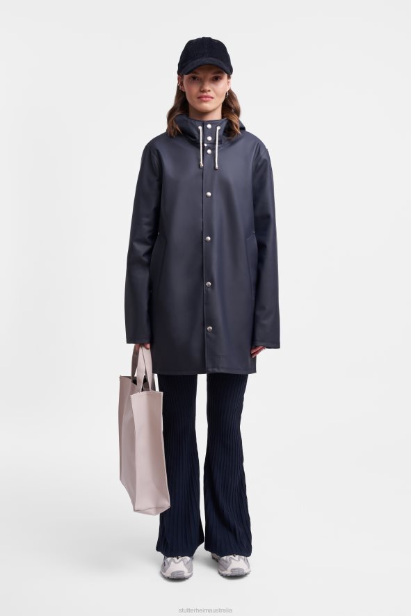 clothing_stockholm_raincoat_navy_stutterheim_women_0v8x66.jpg Clothing Stockholm Raincoat Navy Stutterheim Women 0V8X66 - Image 1